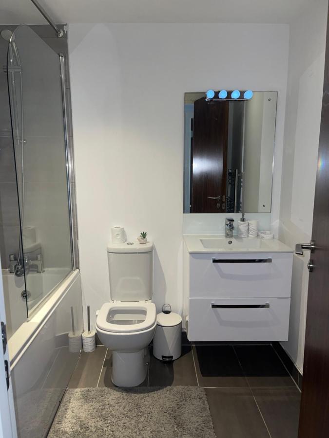 Modern Spacious 1 Bed Flat In Birmingham City Centre With Free Parking, Fast Free Wifi And Netflix Exterior foto