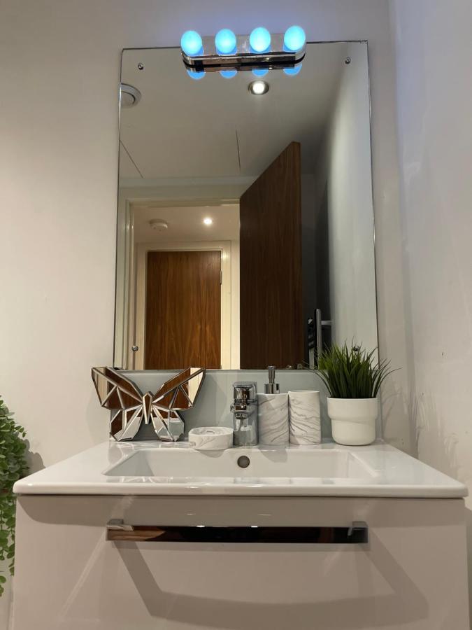 Modern Spacious 1 Bed Flat In Birmingham City Centre With Free Parking, Fast Free Wifi And Netflix Exterior foto