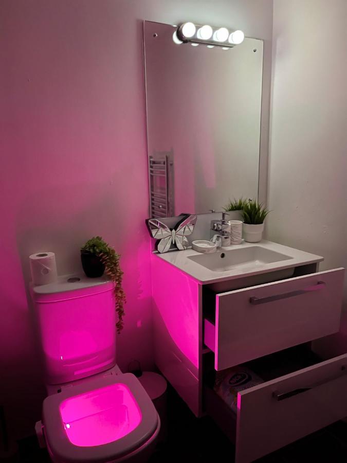 Modern Spacious 1 Bed Flat In Birmingham City Centre With Free Parking, Fast Free Wifi And Netflix Exterior foto